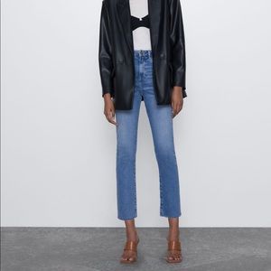 NEW* Zara high rise blue jeans size 2 or 26